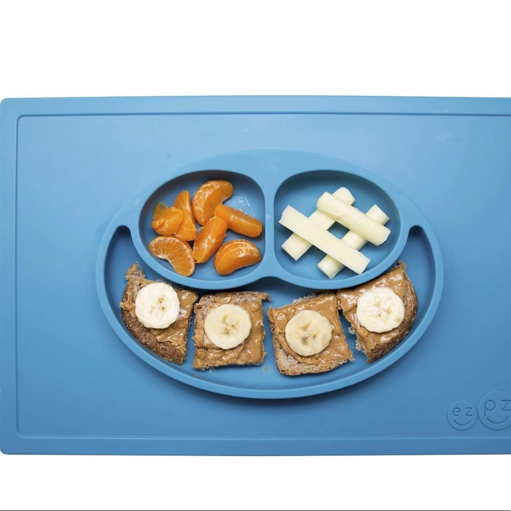 Single Piece Silicone with Ezpz Happy Mat Plate